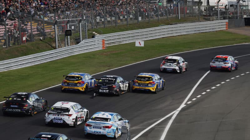 2022 BTCC Brands Hatch Race 1 start