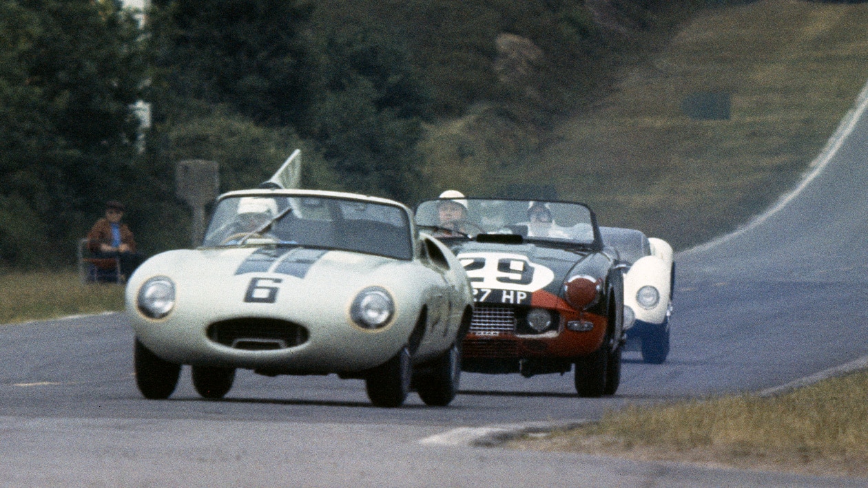 Dan Gurney in Jaguar E2A at Le Mans in 1960